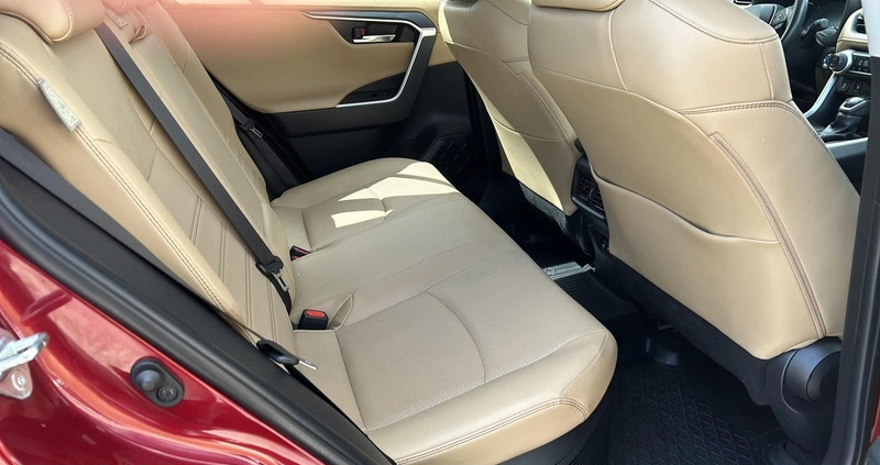 Toyota RAV4 cena 156900 przebieg: 113967, rok produkcji 2019 z Giżycko małe 254